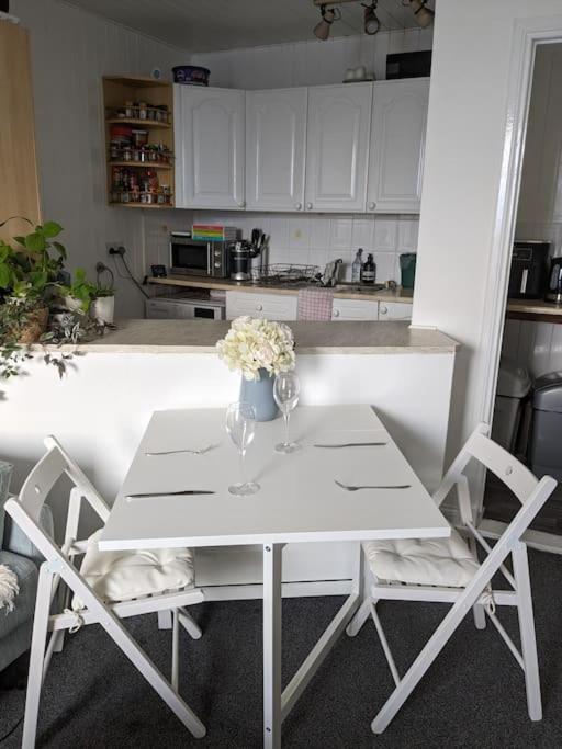 Apartmán Peaceful Oasis By The Sea EDI Exteriér fotografie